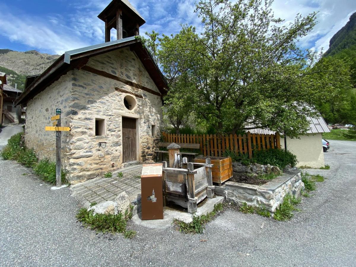 L Alpin Bel Appartement Avec Terrasse Dans Vieille Ferme De Montagne Renovee Les Orres Buitenkant foto