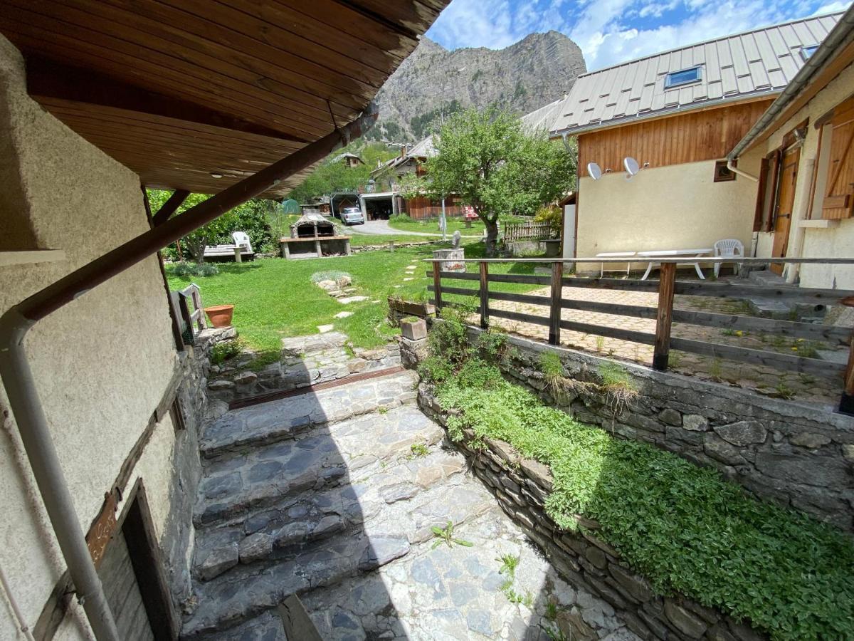 L Alpin Bel Appartement Avec Terrasse Dans Vieille Ferme De Montagne Renovee Les Orres Buitenkant foto