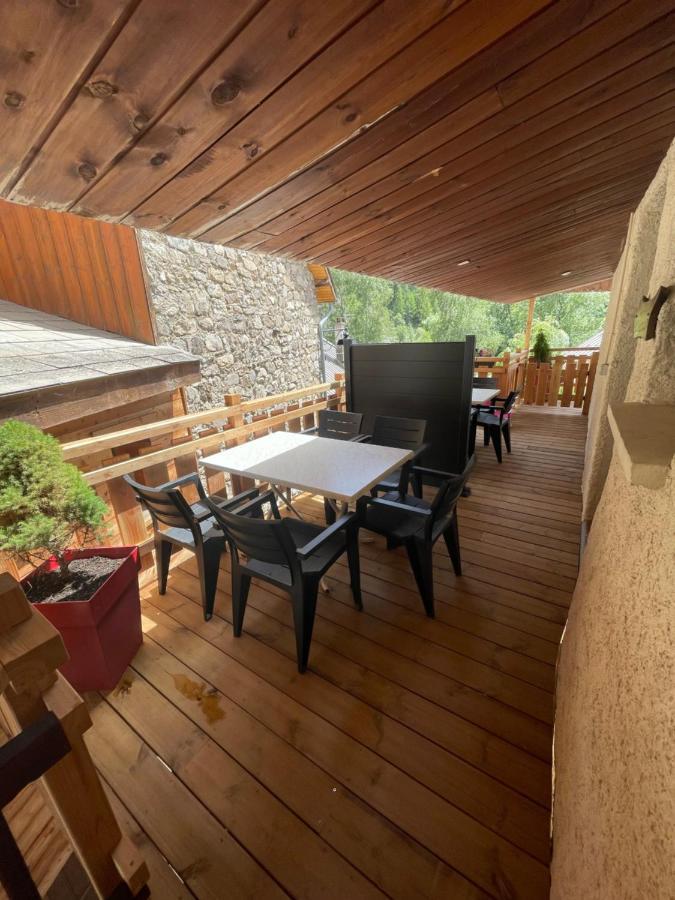 L Alpin Bel Appartement Avec Terrasse Dans Vieille Ferme De Montagne Renovee Les Orres Buitenkant foto