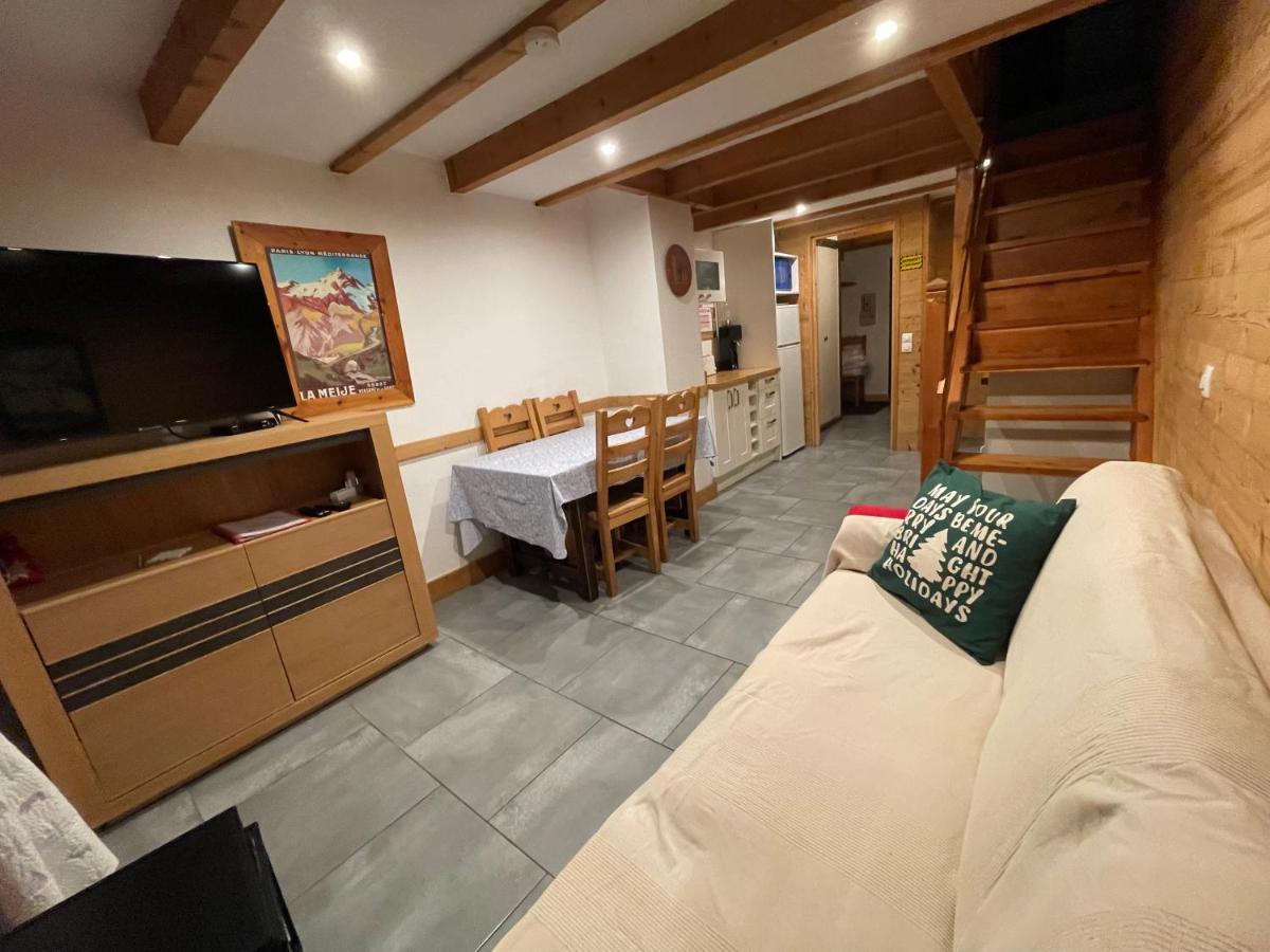 L Alpin Bel Appartement Avec Terrasse Dans Vieille Ferme De Montagne Renovee Les Orres Buitenkant foto